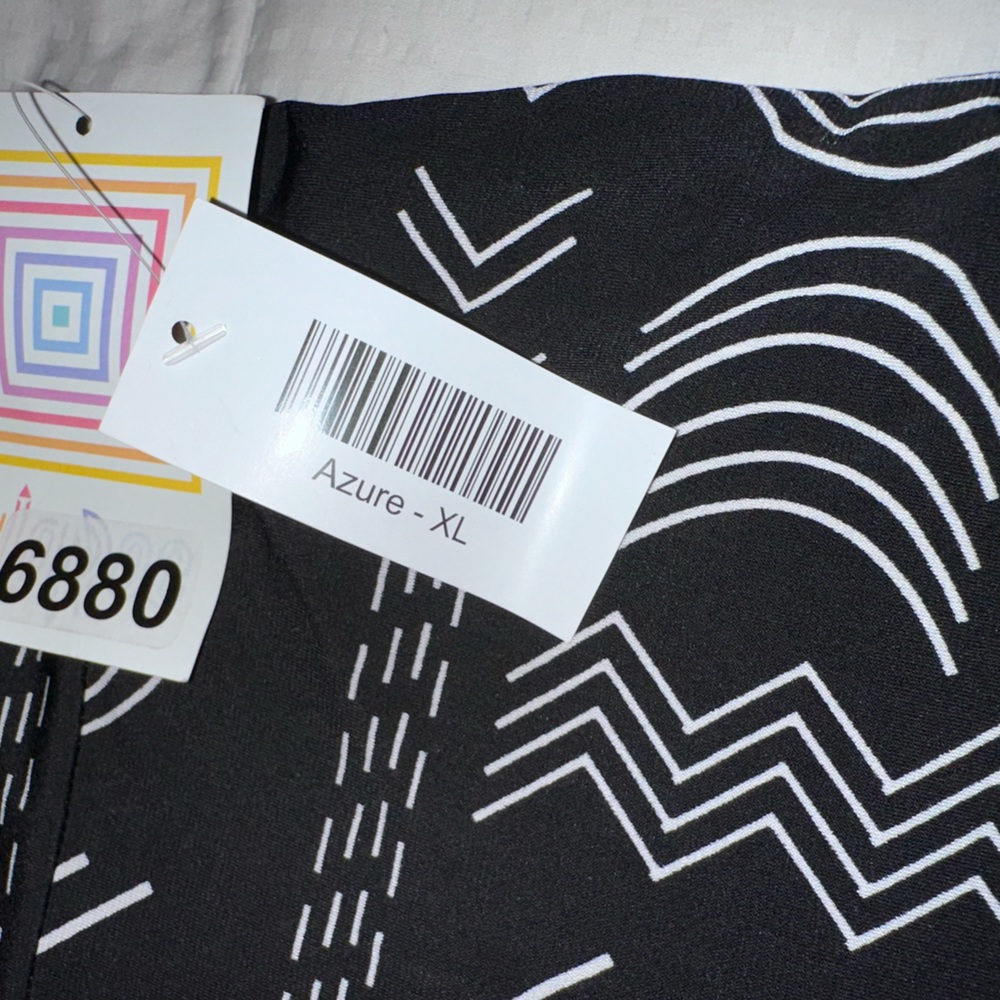 Lularoe XL black and white A line Azure skirt.NWT. Yoga style waistband - Picture 7 of 7
